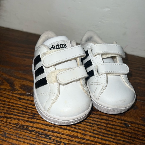 Adidas Shelltoss Baby size 3 - Picture 2 of 3